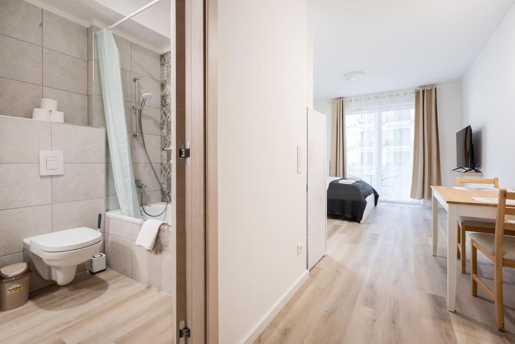 Oaks Studio With Balcony Budapeste Exterior foto